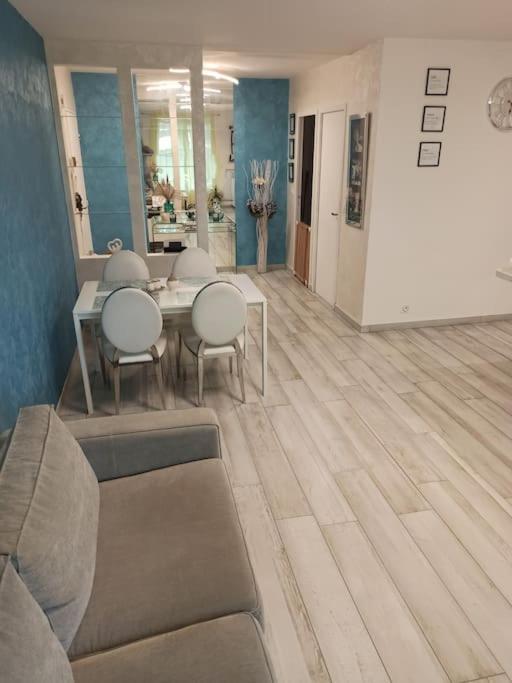 Appartamento Chez Ilenia Lagny Esterno foto